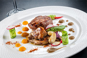 Elegant sit down dinner served by Boca Raton wedding caterer